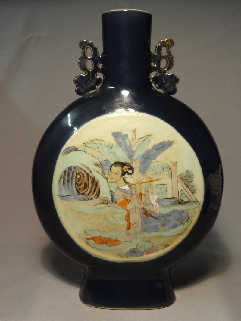 A Fine Chinese Porcelain Moon Flask 18TH-19TH C - AIE17