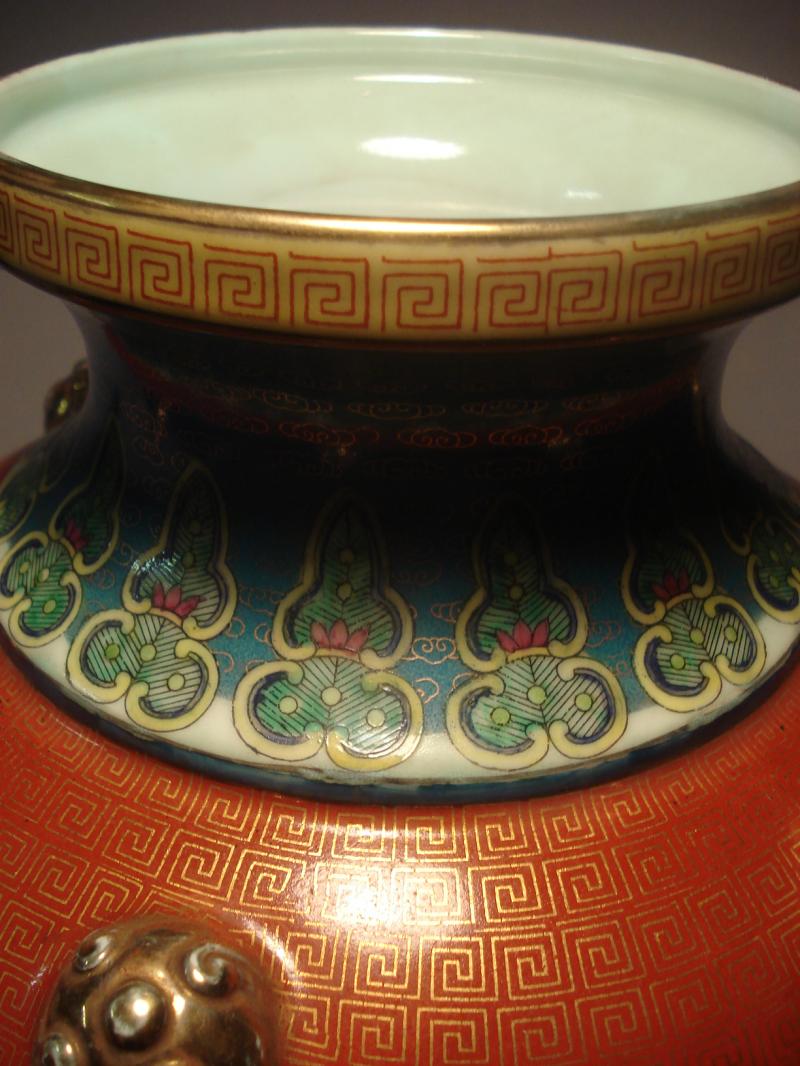 A fine Chinese pitcher vase late 19th to early 20th c AIE19